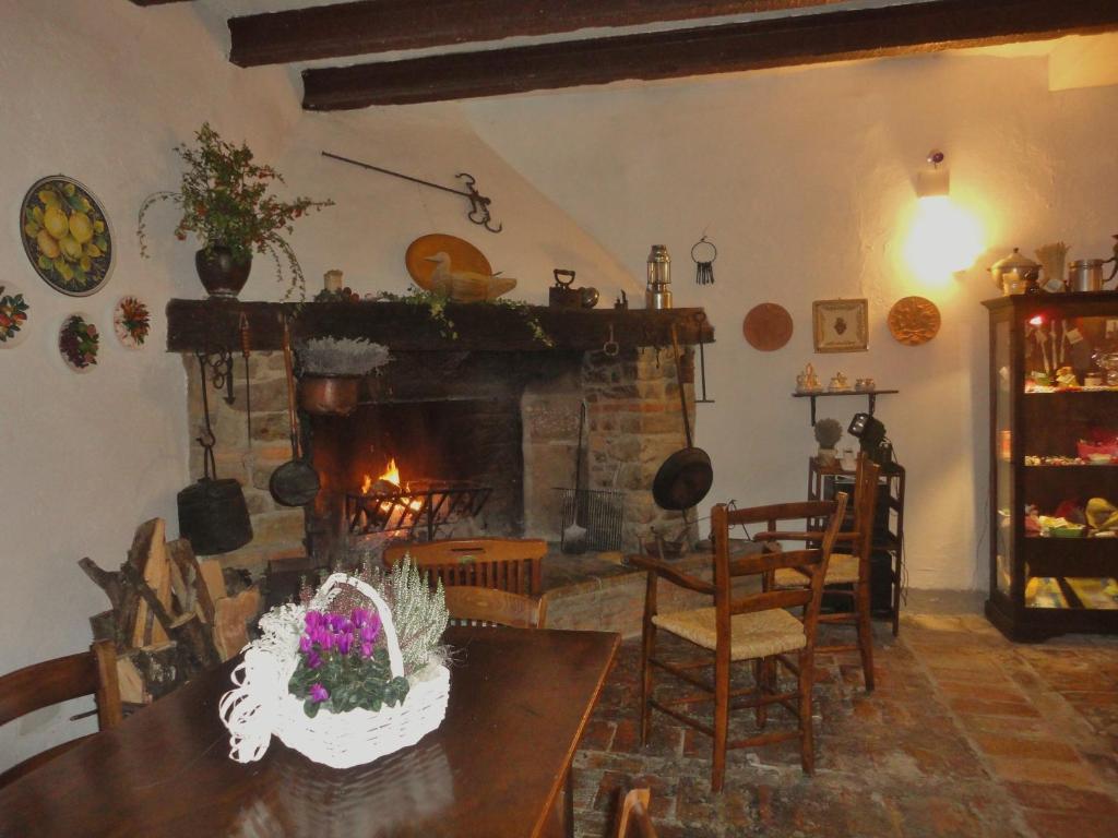 Agriturismo Monterosello تْشيتّا دي كاستيلّو المظهر الخارجي الصورة